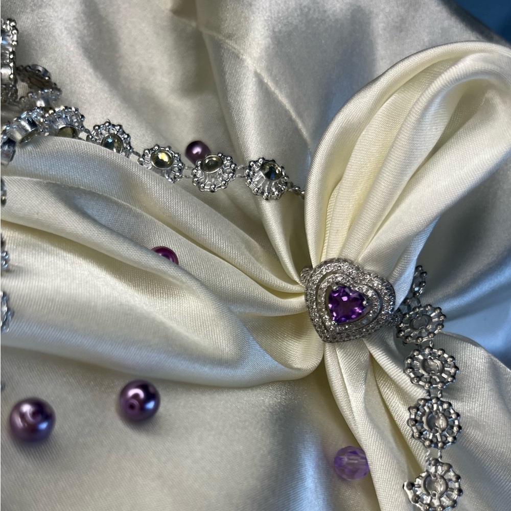 Huge Purple Amethyst, and White Sapphire,diamond ring - Picture 3 of 11